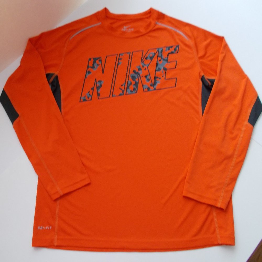 NIKE DRI-FIT Boys Long Sleeve Shirt Size XL(18) Youth